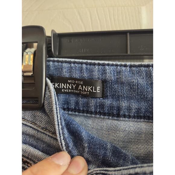 White House Black Market Skinny Ankle Zip buckle Hem Jeans Snake Trim Mid rise 2 - Picture 9 of 12